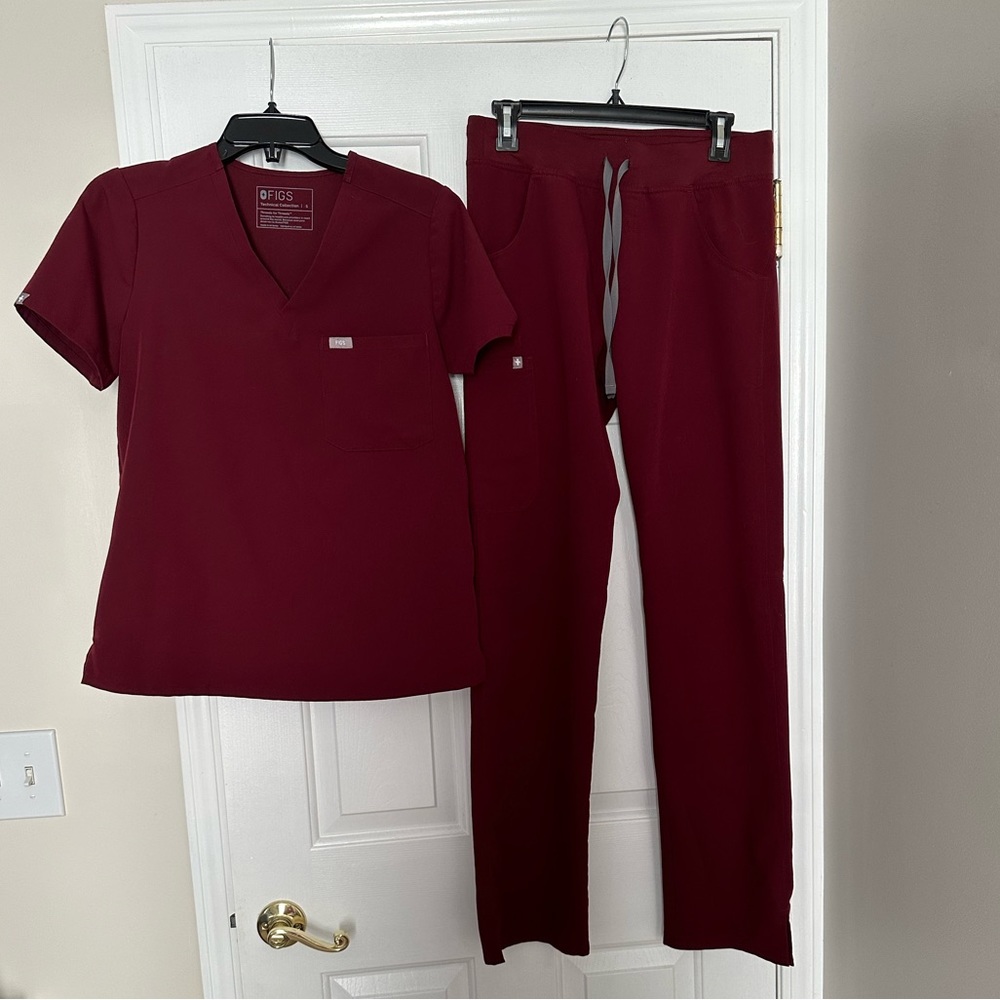 Figs scrubs